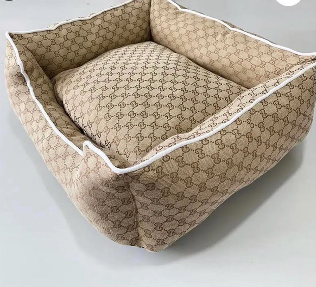 GG LUXE DEN BED